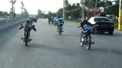 Dos hombres fallecen y dos resultan  heridos tras participar en carrera clandestina en Santiago
