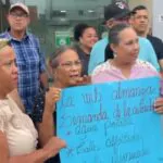 Residentes de Urbanización Almánzar protestan por prolongada escasez de agua potable