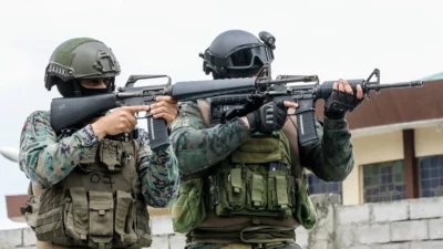 Mueren ocho militares en Ecuador al enfrentarse a un grupo disidente de las FARC, según la Fiscalía