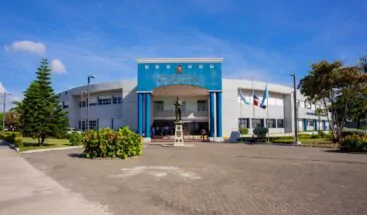 Ejército y Migración requisan hotel en Montecristi, detienen indocumentados y ocupan porciones de sustancias narcóticas