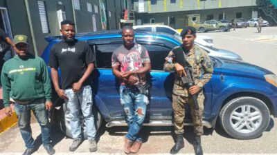 Arrestan sargento y raso del ERD con inmigrantes indocumentados en San Juan de la Maguana