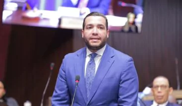Rector de UNPHU destaca importancia de integrar tecnología e investigación en oferta académica universitaria