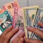 Este viernes el dólar se cambia a 59.34 pesos para la venta
