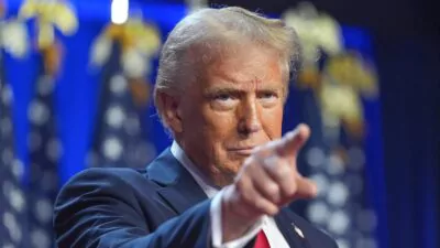 Trump bromea con Ramaphosa sobre el avión de Catar y dice que aceptaría uno de Sudáfrica