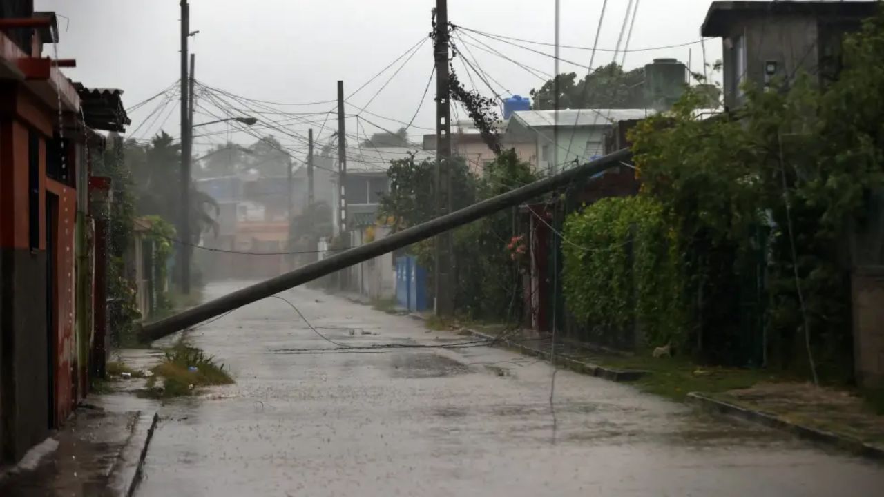 Cuba prevé una temporada de ciclones "activa", hasta con el paso de un huracán por la isla