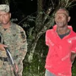 Dejan abandonado haitiano con 100 paquetes de cigarrillos de contrabando en Elías Piña