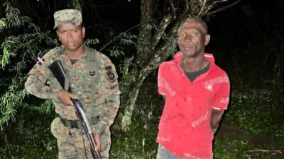 Dejan abandonado haitiano con 100 paquetes de cigarrillos de contrabando en Elías Piña
