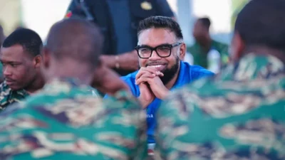 El presidente de Guyana dice que tropas están listas para «defender cada pulgada» del país