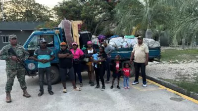 En un camión de mudanzas fueron detenidos siete haitianos indocumentados en Duvergé