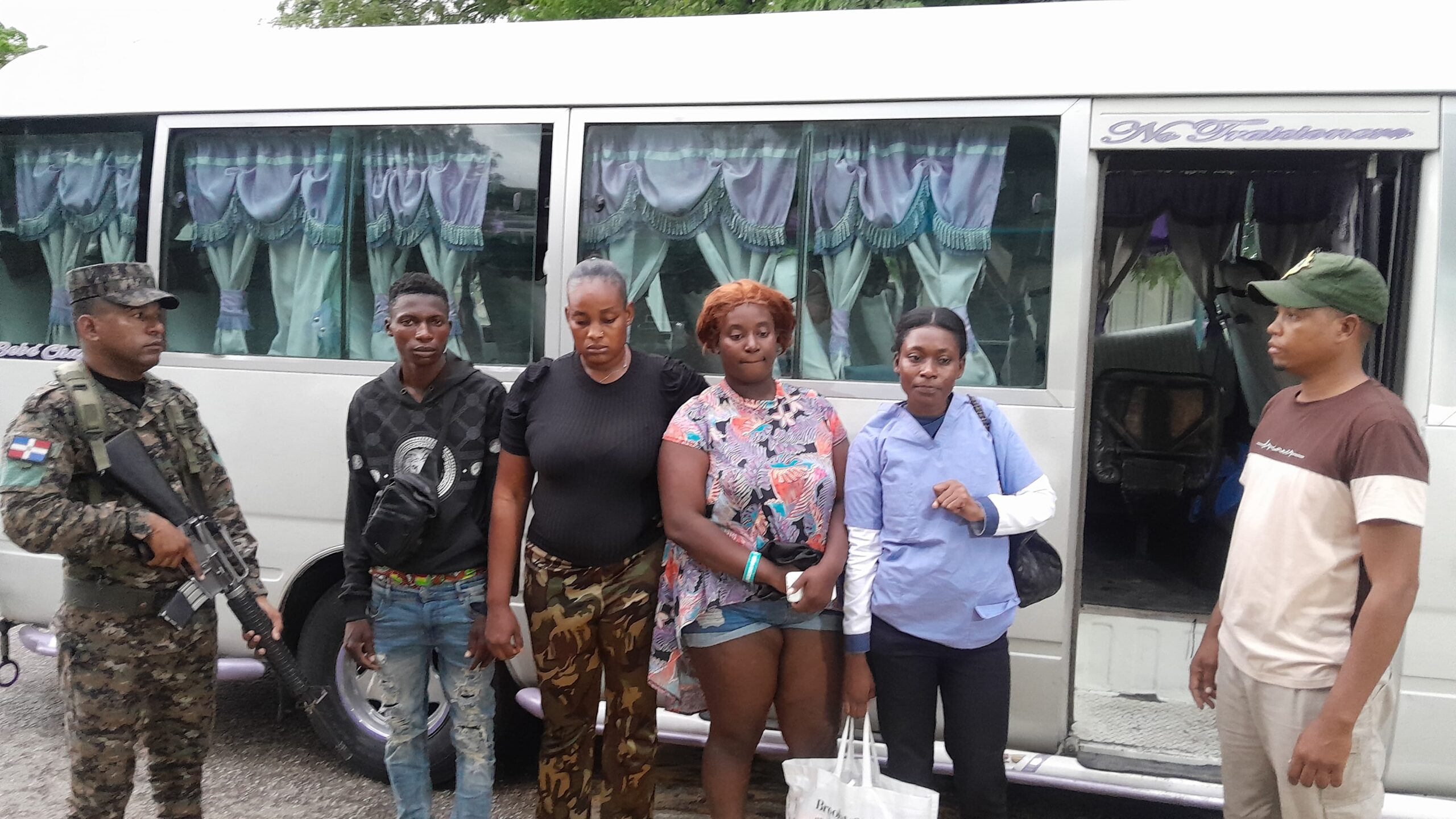 Ejército entrega hombre al MP por tráfico de inmigrantes en San Juan de la Maguana