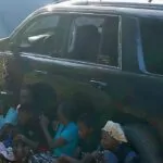 Detienen 12 inmigrantes indocumentados dentro de una jeepeta en Montecristi