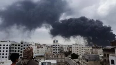 Israel bombardea el aeropuerto de Saná, la capital del Yemen, tras ordenar su evacuación