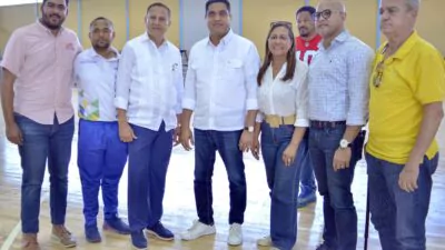 Ministro Kelvin Cruz supervisa trabajos en multiuso Garibaldi Almonte en Cotuí