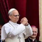 El papa visita la sede de los agustinos en Roma para rezar y almorzar con ellos