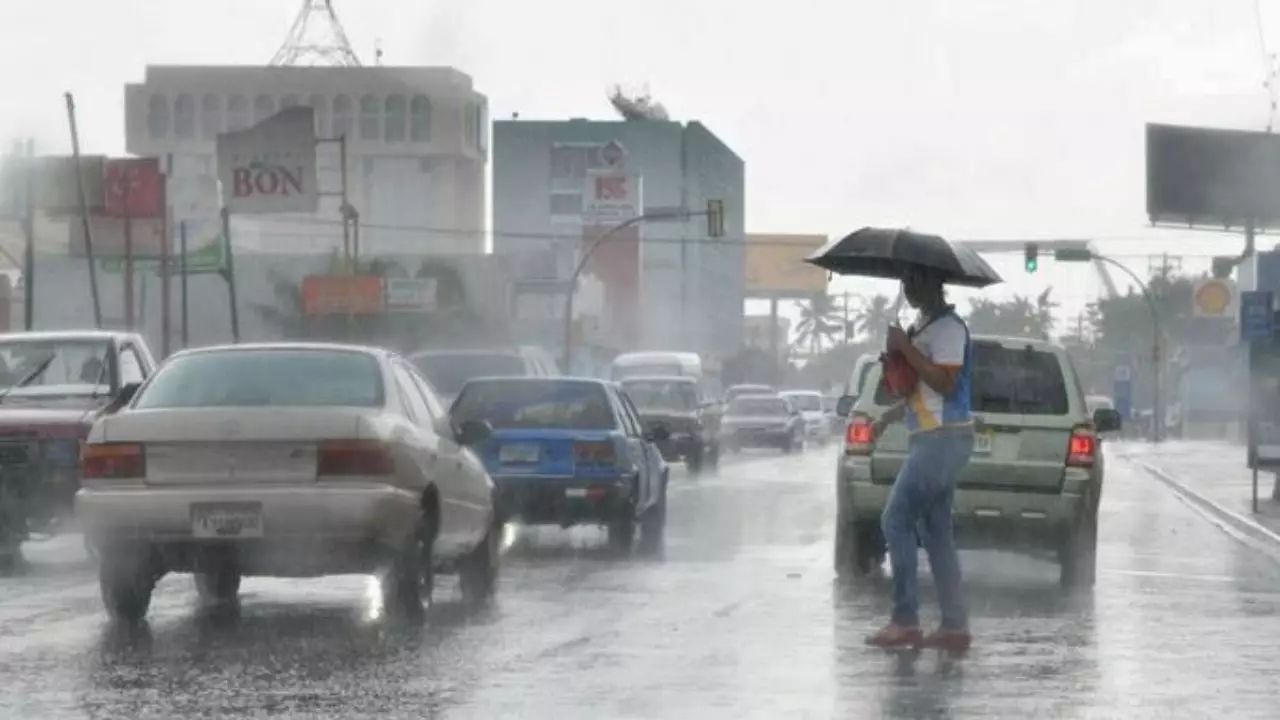 Continuarán las lluvias en gran parte del país debido a una vaguada, dice Indomet