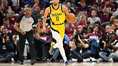 Un triple de Haliburton  le da a los Pacers la victoria sobre los Cavs y una ventaja de 2-0 en la serie