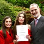 La infanta Sofía se gradúa en Gales arropada por los reyes Felipe y Letizia