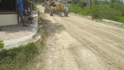 Alcaldía de San Juan realiza trabajos de rellenos de calles con fondos de presupuesto participativo