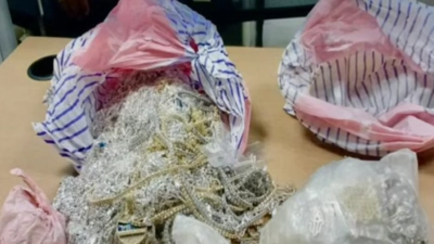 PN halla enterradas prendas robadas de una joyería