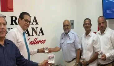 Presidente Abinader entrega cheque al acueducto Múltiple de Jarabacoa
