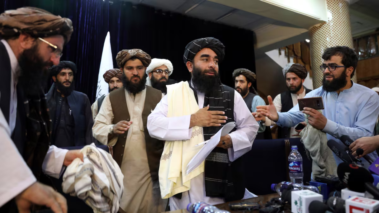 Los talibanes exigen a los medios borrar de Youtube videos previos a su llegada al poder