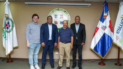 UNPHU y REFIDOMSA realizan seminario sobre geología del petróleo y transición energética en RD