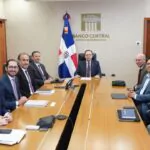 Valdez Albizu se reúne con ejecutivos de Morgan Stanley