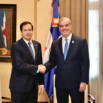Luis Abinader y Marco Rubio conversan con  sobre temas migratorios y regionales