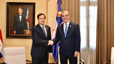 Luis Abinader y Marco Rubio conversan con  sobre temas migratorios y regionales