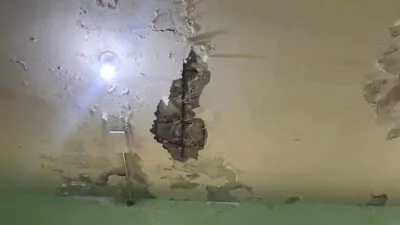 Continúa desprendimiento en escuela pública de Las Gordas en Nagua