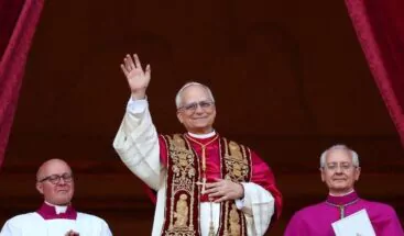 Capilla ardiente del papa concluye para proceder a la ceremonia del cierre del féretro