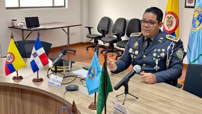 Coronel PN expone sobre seguridad preventiva en conferencia internacional