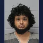 Hombre asesina a otro de múltiples puñaladas dentro de autobús en Austin, Texas