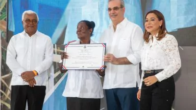 Abinader reconoce colonos y reitera compromiso con modernización del sector cañero
