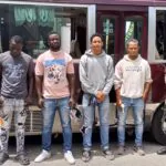 Apresan chofer y cobrador de autobús con pasajeros haitianos indocumentados en San Juan