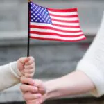 La orden de Trump contra la ciudadanía por nacimiento afectaría a 255,000 bebés al año