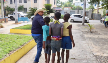 Popular entrega ayudas para comunidades y familias afectadas por disturbio tropical