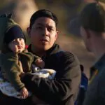 Orden de Trump contra la ciudadanía por nacimiento podría afectar a 255.000 bebés al año, advierte estudio