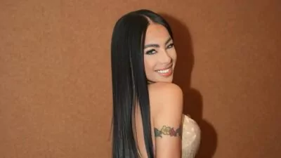 Yailin «tuvo una complicación» con su pie durante presentación en los Premios Heat