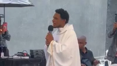 «El pueblo dominicano sangra una herida eterna»: Padre Roberto Sánchez exige verdad y justicia por tragedia del Jet Set