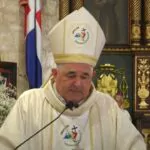 Feligreses celebran con misa la asunción de León XIV