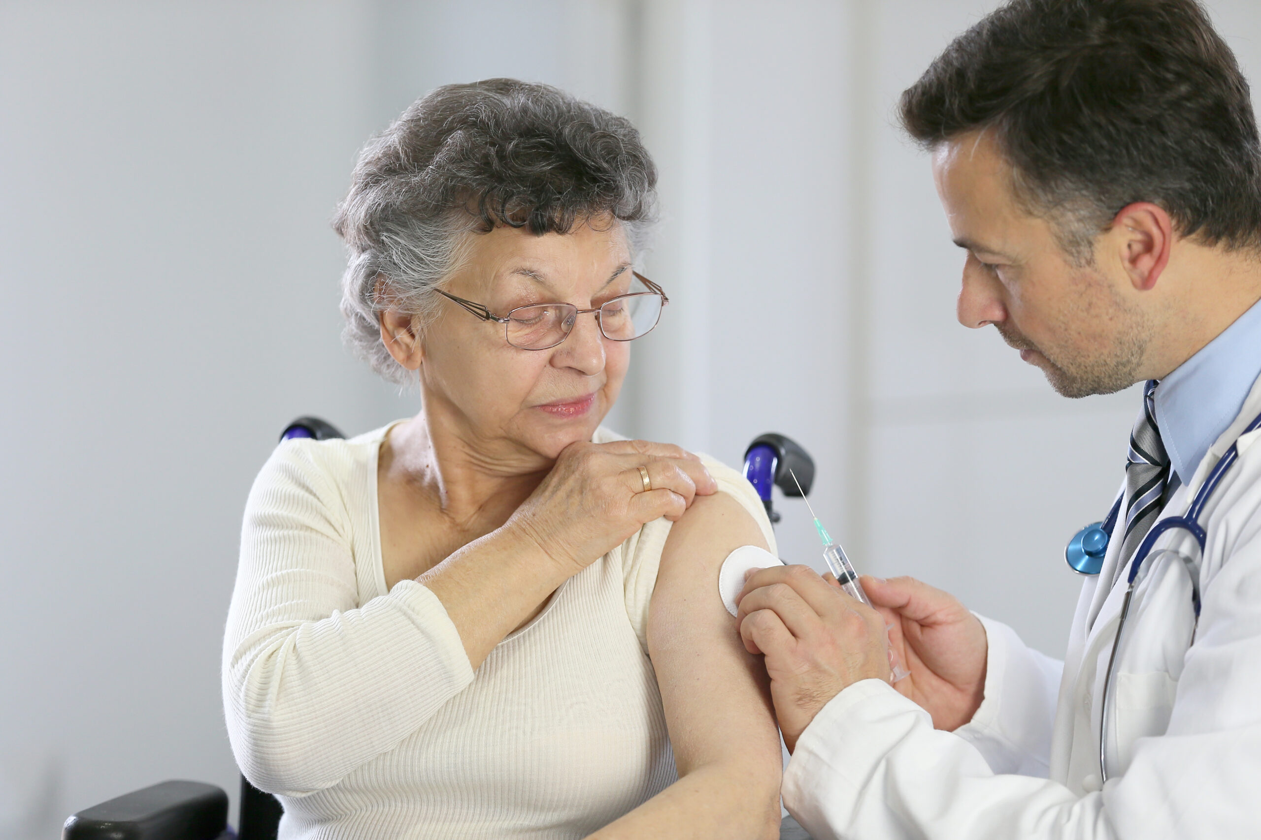 El riesgo de complicaciones por virus respiratorios se incrementa con la edad