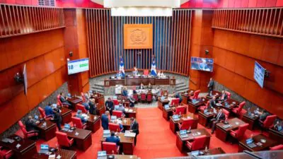 Senado aprueba y declara de urgencia ley que dispone fusión de los ministerios de Hacienda y  Economía
