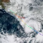 Tormenta Erick se intensifica y sigue su curso hacia estados mexicanos Oaxaca y Guerrero