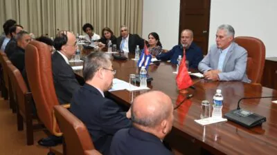 Cuba y China apuestan por fortalecer su cooperación en biotecnología e infraestructuras