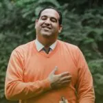 Cantautor Roberto Carlos Jorge presenta “Abrazados de Valor”, canción inspirada en la tragedia del Jet Set
