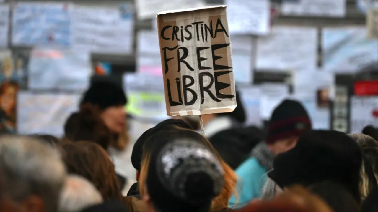 Decenas de miles de simpatizantes de Kirchner a la calle bajo el lema