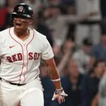 Devers ayuda a Boston a barrer a los Yanquis antes de pasar a los Gigantes
