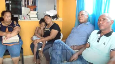 Familia de joven muerto por policías exigen una profunda investigación