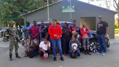 Detienen mujer que rentó jeepeta donde eran transportados inmigrantes indocumentados en Dajabón